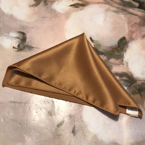 Gold pocket square - Picture 2 of 7